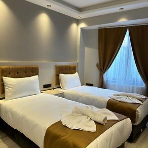 Habitación Estándar con 2 Camas Individuales